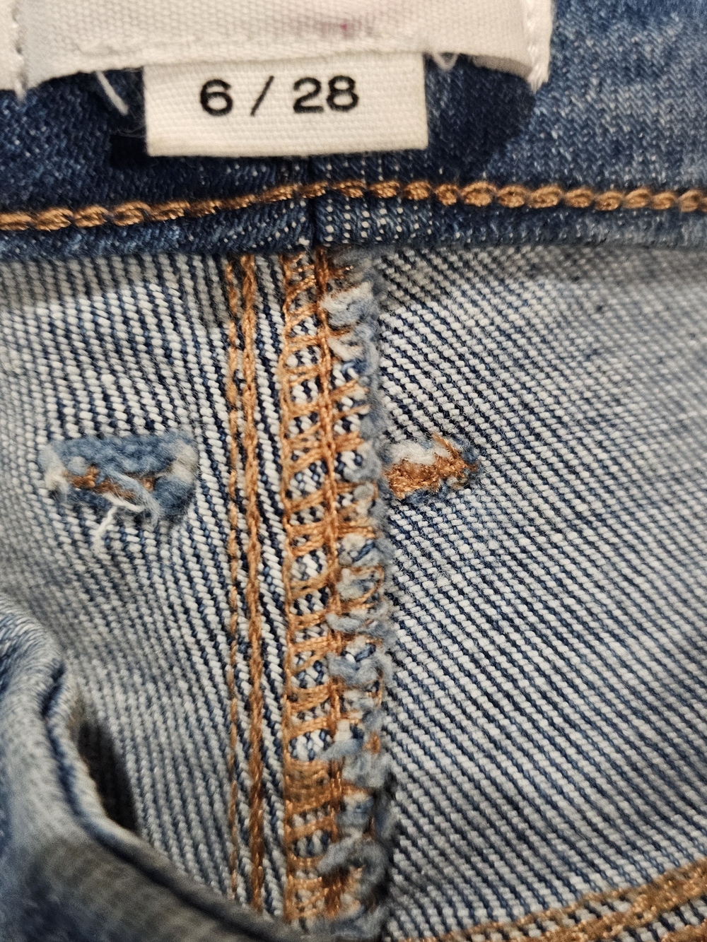 Good American Good Boy Cut Jeans Size 6/28 Distressed High Rise Denim - Picture 5 of 5